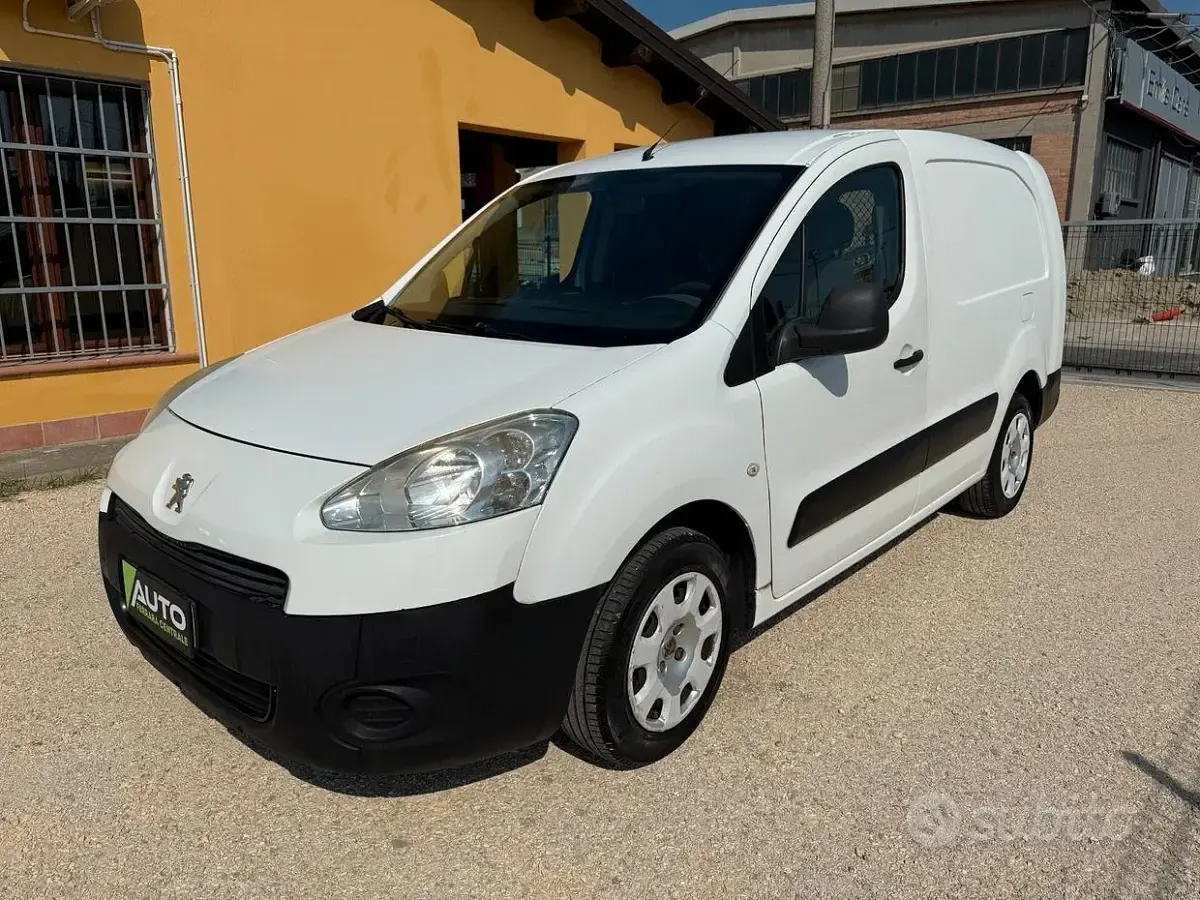 Usata Peugeot Partner 90 CV (66 kW) 2013 Bianco Monovolume