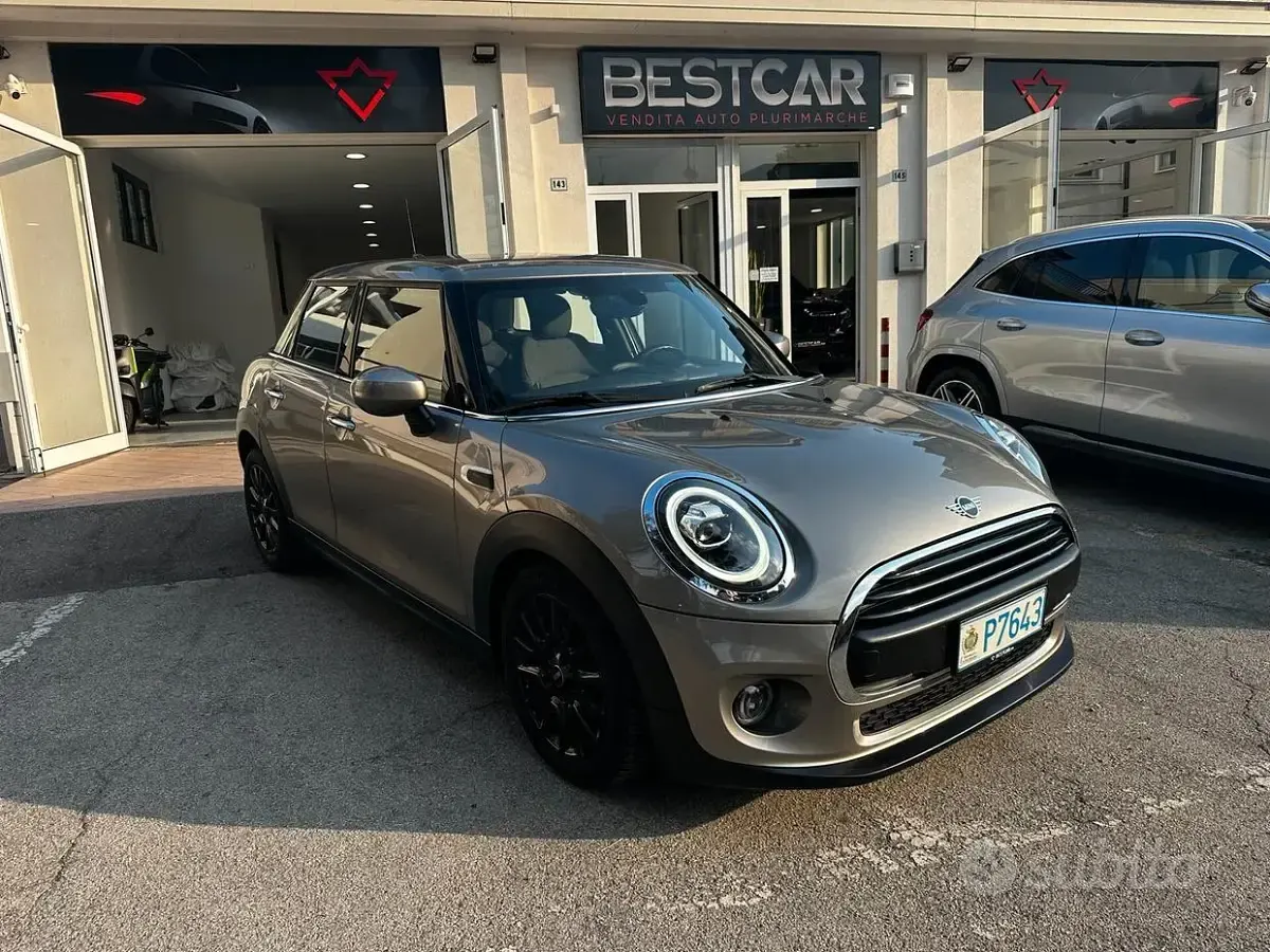 Usata Mini ONE 102 CV (75 kW) 2019 Grigio Utilitaria