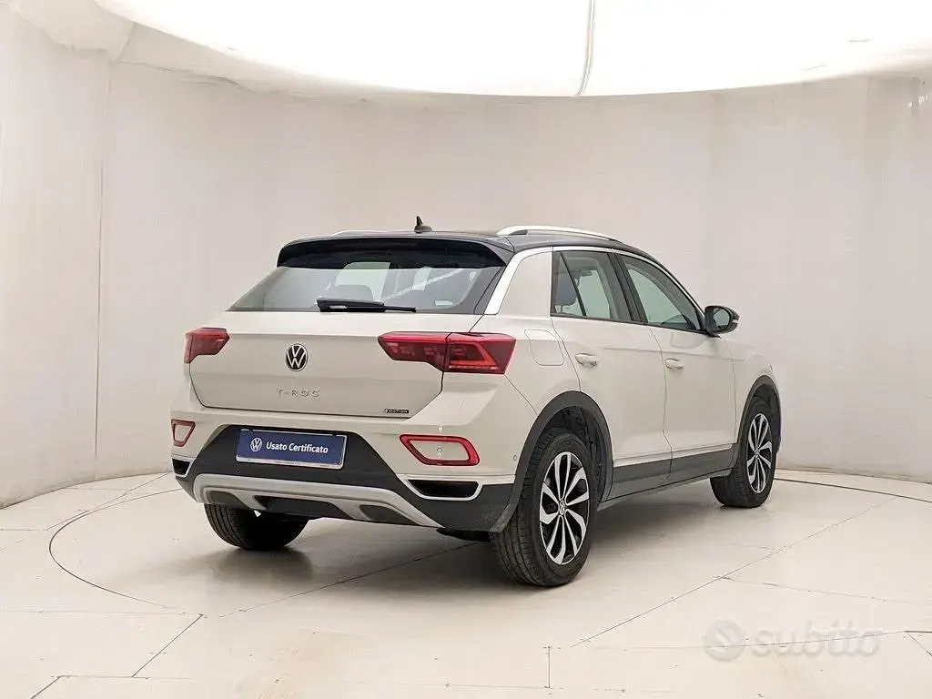 Usata VW T-Roc Style 150 CV (110 kW) 2023 Grigio SUV