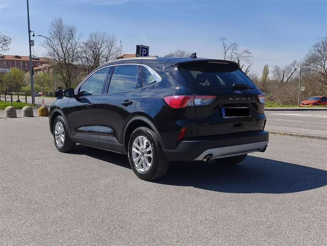 Usata Ford Kuga Business Edition 120 CV (88 kW) 2022 Nero SUV