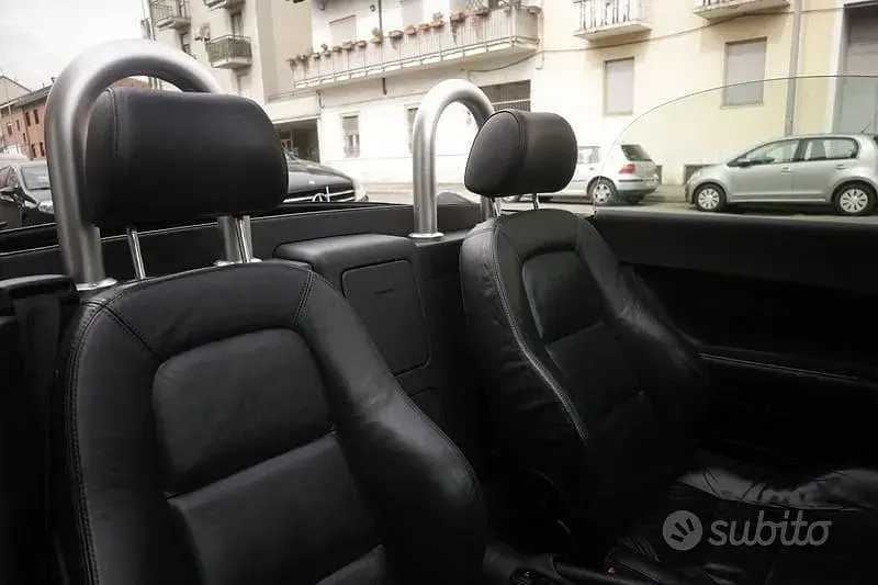 Usata Audi TT Roadster 180 CV (132 kW) 2004 Nero Cabrio