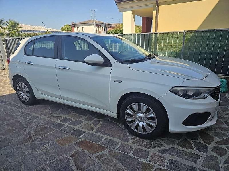 Usata 2017 Fiat Tipo Pop Tre volumi | 9600 € (Buon prezzo) - Immagine 1/4