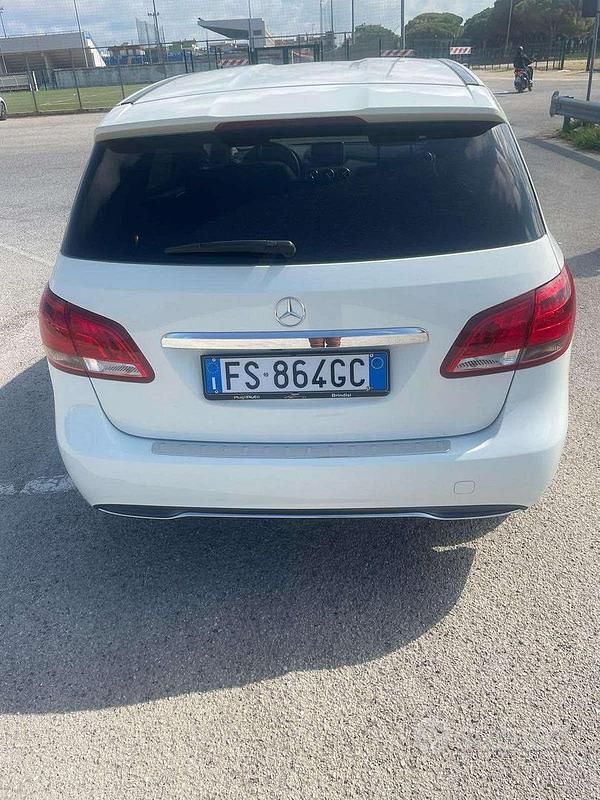 Usata Mercedes B200 2018 Bianco Monovolume