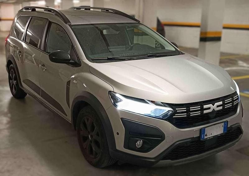 Usata Dacia Jogger 101 CV (74 kW) 2023 Argento Monovolume