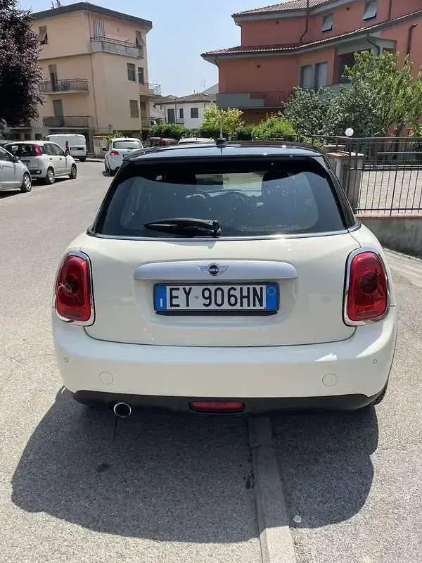 Usata Mini Cooper D Business 116 CV (85 kW) 2015 Utilitaria