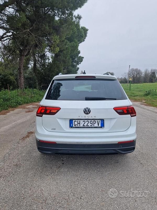 Usata VW Tiguan Life 150 CV (110 kW) 2021 Bianco SUV
