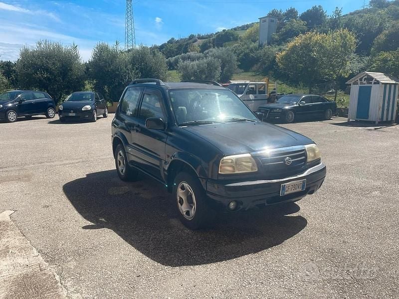 Usata Suzuki Grand Vitara 94 CV (69 kW) 2001 Nero SUV