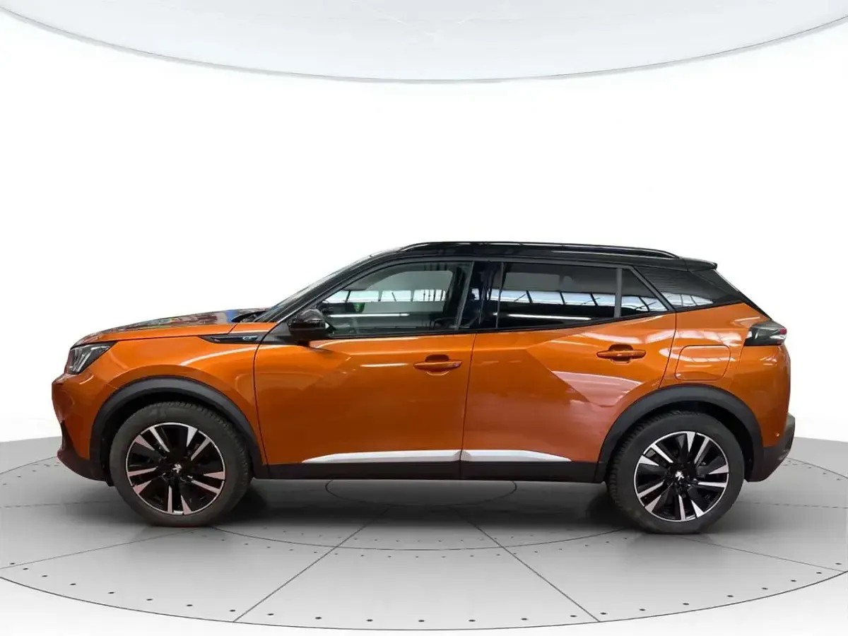 Usata Peugeot e-2008 GT 56 kW (77 CV) 2023 Arancio SUV