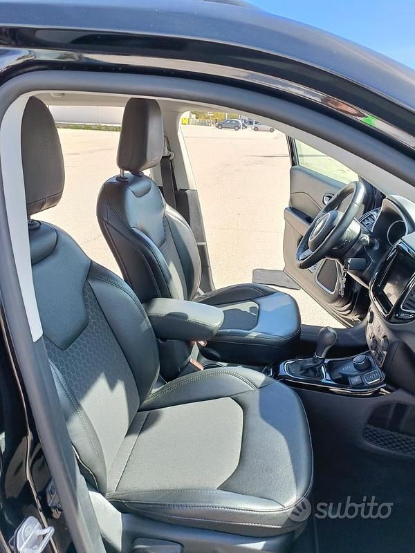 Usata Jeep Compass Night Eagle 140 CV (102 kW) 2019 Nero SUV