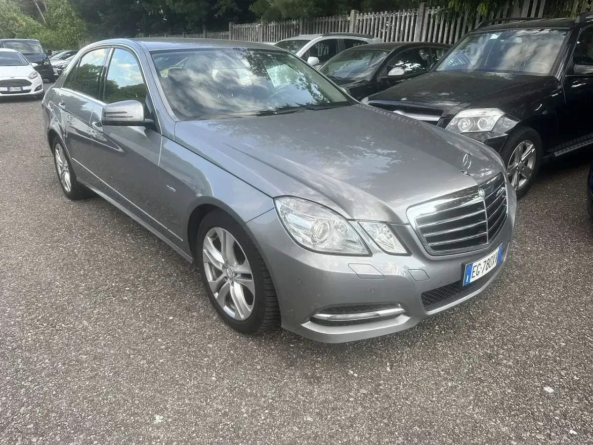 Usata Mercedes E250 Avantgarde 204 CV (150 kW) 2011 Grigio Berlina
