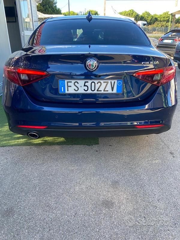 Usata Alfa Romeo Giulia 160 CV (117 kW) 2019 Blu Berlina