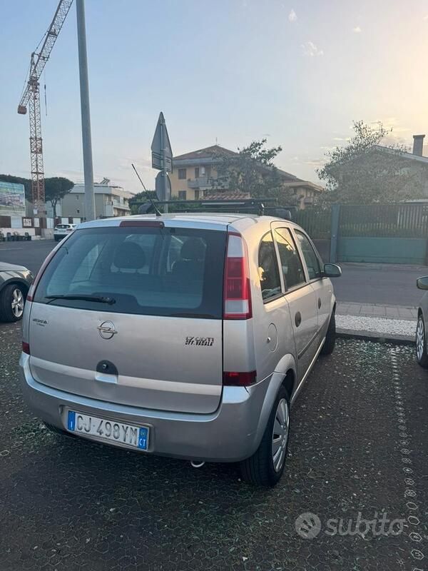 Usata Opel Meriva 101 CV (74 kW) 2004 Grigio Monovolume