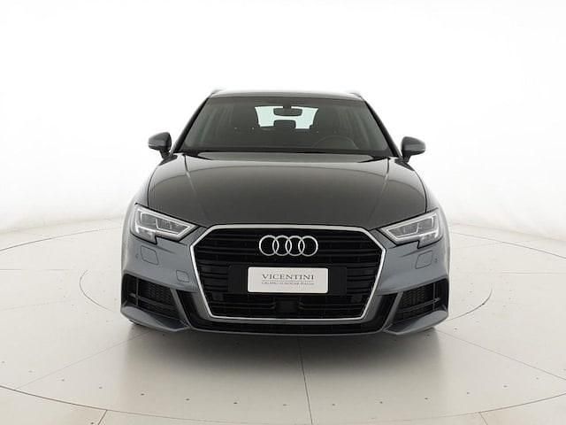 Usata Audi A3 Sport 116 CV (85 kW) 2019 Grigio monsone metallizzato Berlina