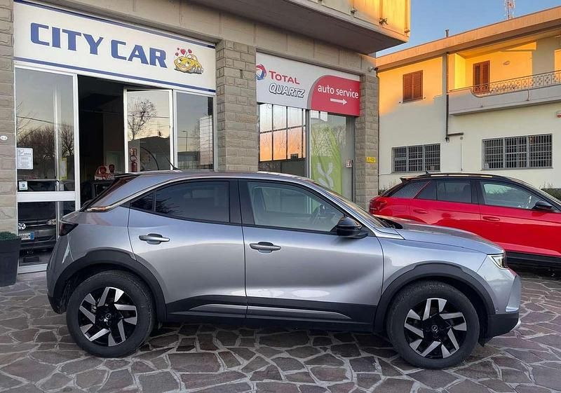 Usata Opel Mokka Elegance 131 CV (96 kW) 2021 Argento SUV
