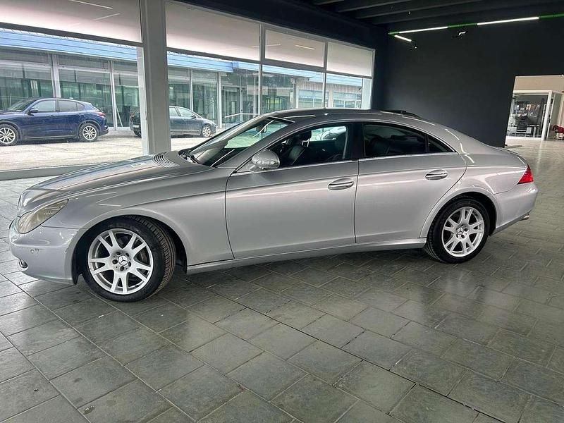 Usata Mercedes CLS320 224 CV (164 kW) 2006 Argento Berlina