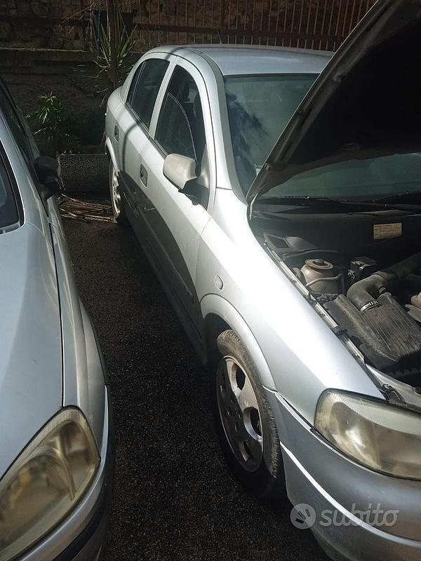 Usata Opel Astra 90 CV (66 kW) 2000 Grigio Berlina