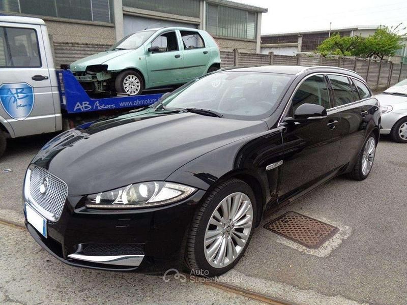 Usata Jaguar XF Sportbrake Premium Luxury 200 CV (147 kW) 2013 Nero Station wagon