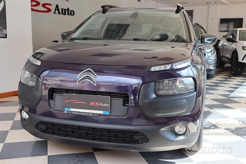 Usata Citroën C4 Cactus Shine 100 CV (73 kW) 2014 Viola Utilitaria