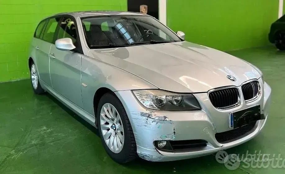Usata BMW 318 143 CV (105 kW) 2009 Grigio Station wagon