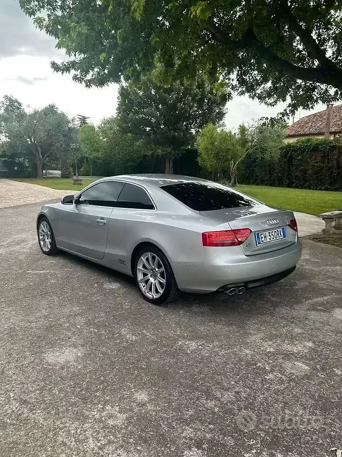 Usata Audi A5 170 CV (125 kW) 2011 Grigio Coupé