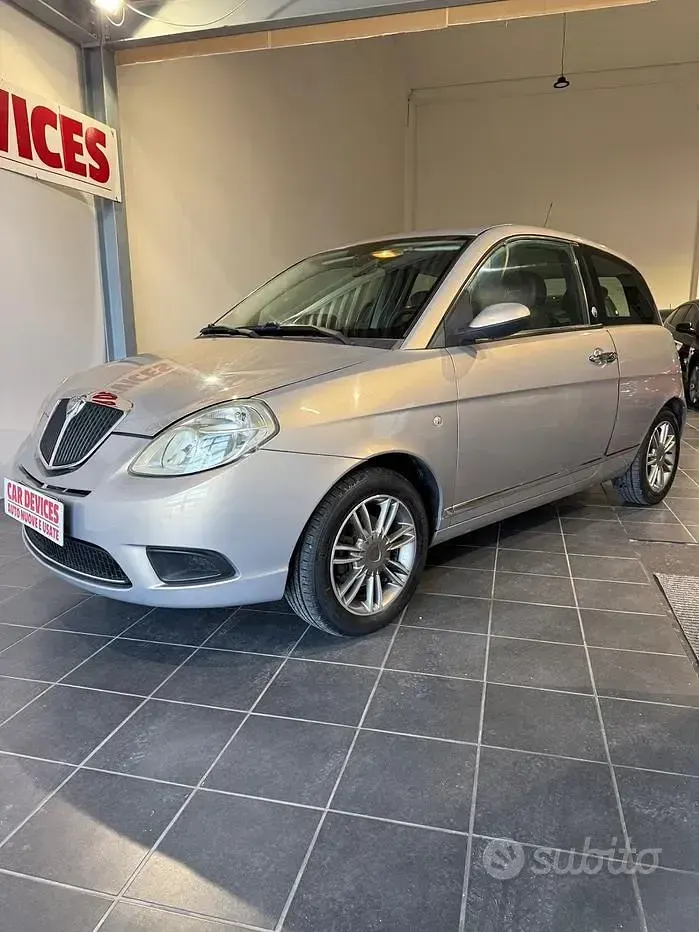Usata Lancia Ypsilon 77 CV (56 kW) 2009 Beige Utilitaria