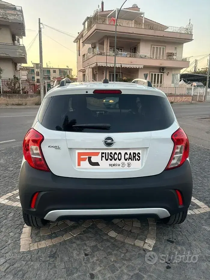 Usata Opel Karl Rocks 75 CV (55 kW) 2018 Bianco Utilitaria