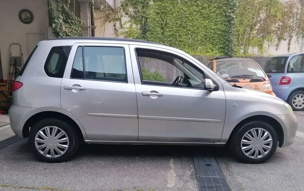 Usata Mazda 2 75 CV (55 kW) 2004 Other Utilitaria