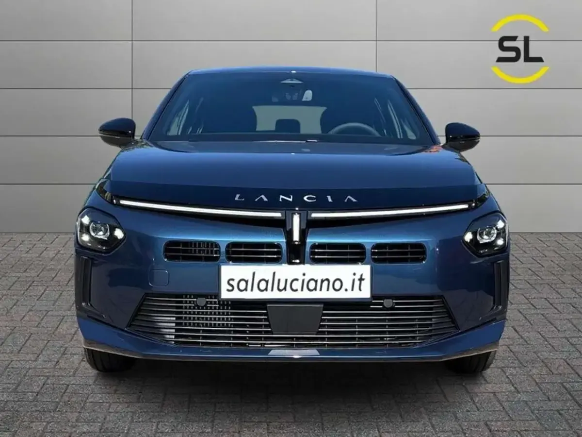 Nuova Lancia Ypsilon 101 CV (74 kW) 2026 Blu/azzurro Utilitaria