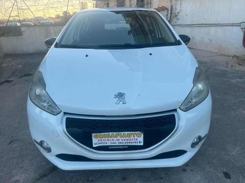 Usata Peugeot 208 Access 68 CV (50 kW) 2014 Bianco Utilitaria