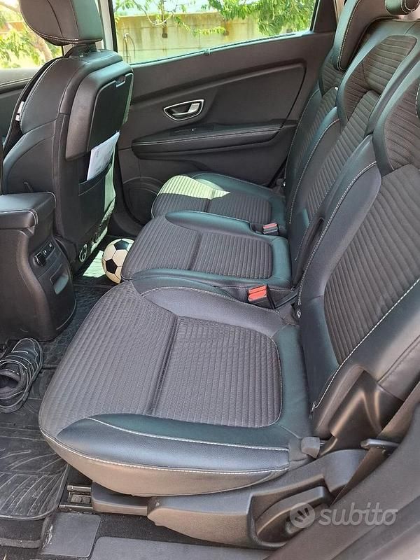 Usata Renault Grand Scénic 110 CV (80 kW) 2017 Bianco Monovolume