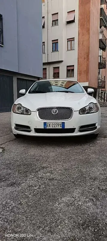 Usata Jaguar XF Premium Luxury 241 CV (177 kW) 2011 Berlina
