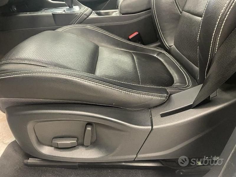 Usata Jaguar E-Pace R-Dynamic 150 CV (110 kW) 2019 Bianco SUV