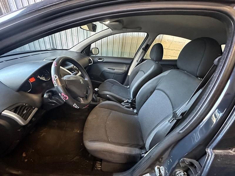 Usata Peugeot 206 60 CV (44 kW) 2010 Grigio Berlina