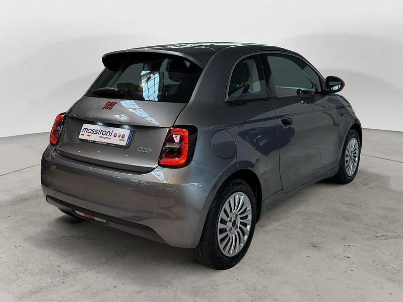 Usata Fiat 500e Red 42 kW (58 CV) 2021 Grigio scuro Berlina