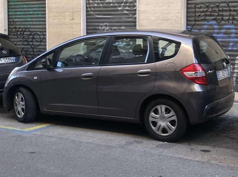 Usata Honda Jazz 77 CV (56 kW) 2012 Bronzo Utilitaria