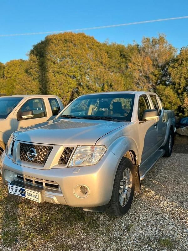 Usata Nissan Navara XE 190 CV (139 kW) 2014 Grigio Pick-up