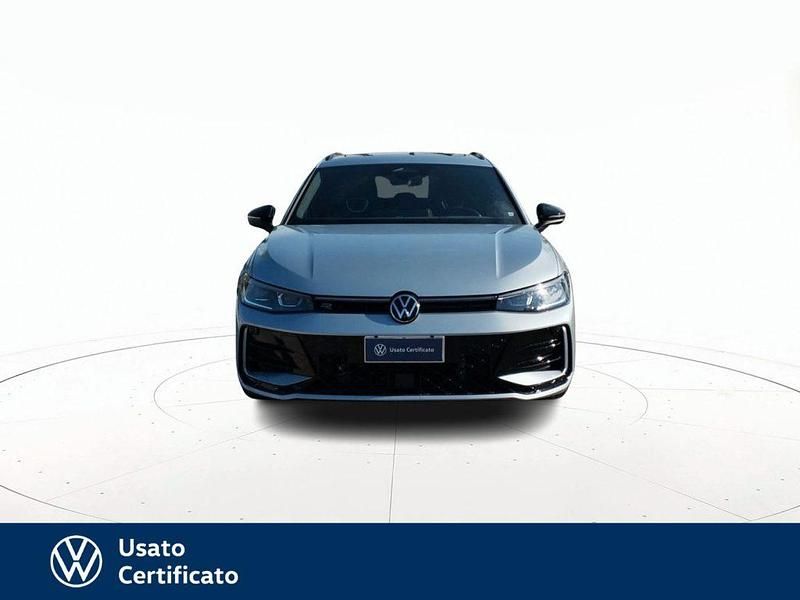 Begagnad VW Passat R-line 150 HK (110 kW) 2024 Grå Kombi
