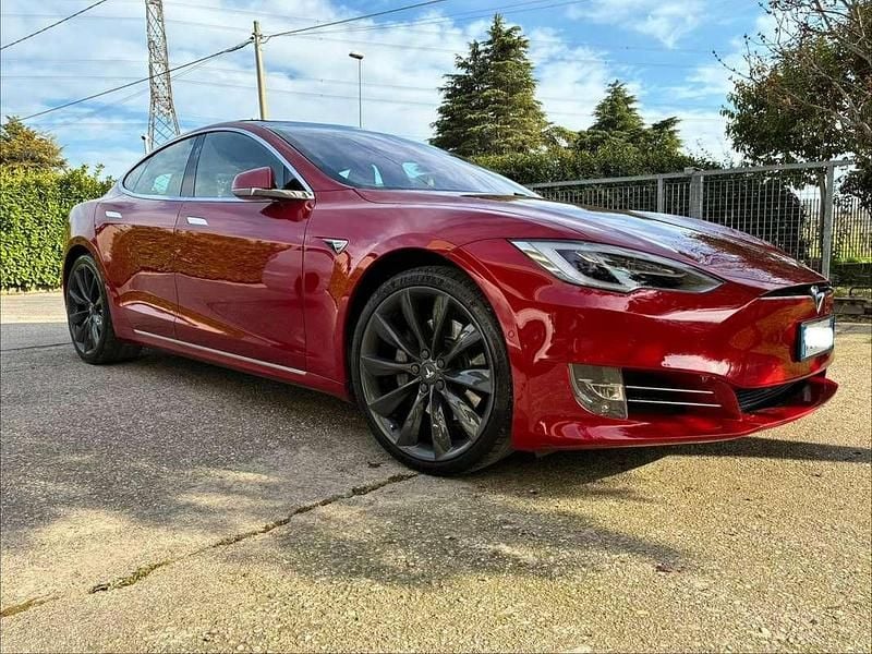Usata Tesla Model S 135 kW (184 CV) 2017 Rosso Utilitaria