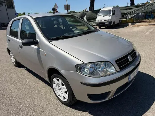 Usata Fiat Punto Active 59 CV (43 kW) 2005 Grigio Utilitaria