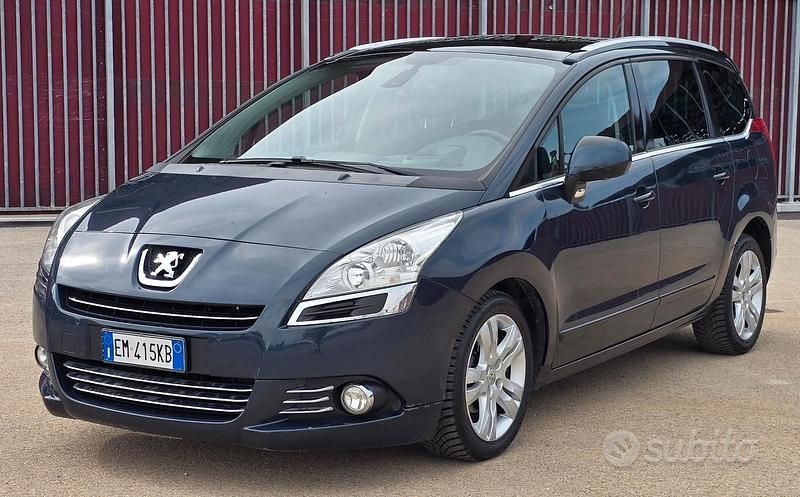 Usata Peugeot 5008 Allure 111 CV (81 kW) 2012 Blu Monovolume