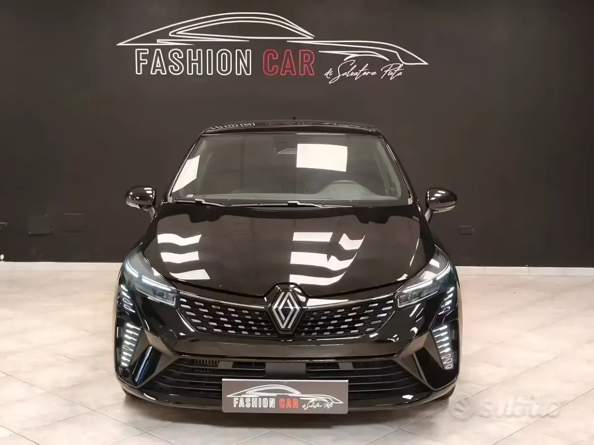 Usata Renault Clio Techno 91 CV (66 kW) 2025 Nero Utilitaria