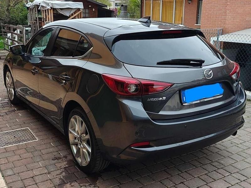 Usata Mazda 3 Exceed 105 CV (77 kW) 2017 Grigio Berlina