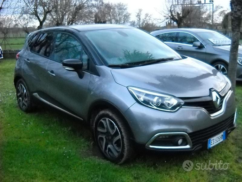Usata Renault Captur 90 CV (66 kW) 2013 Grigio SUV