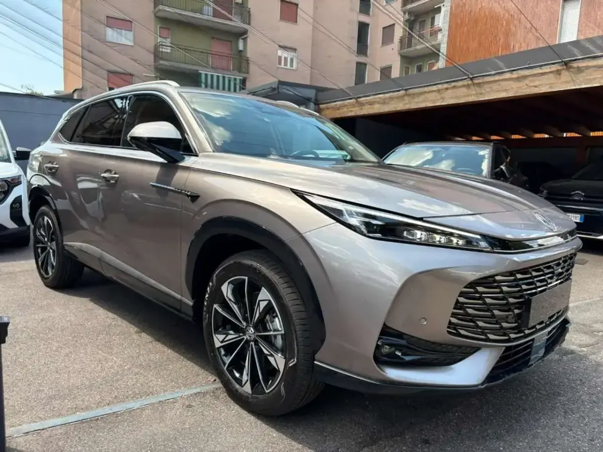 Nuova MG HS Luxury 143 CV (105 kW) 2026 Argento SUV