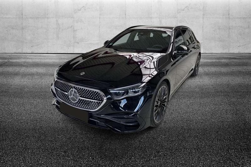 Usata Mercedes E300 AMG Line Premium 306 CV (225 kW) 2024 Nero Station wagon