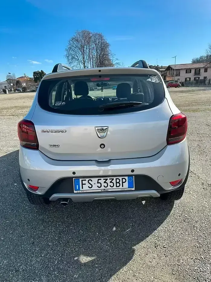 Usata Dacia Sandero 90 CV (66 kW) 2018 Grigio Berlina
