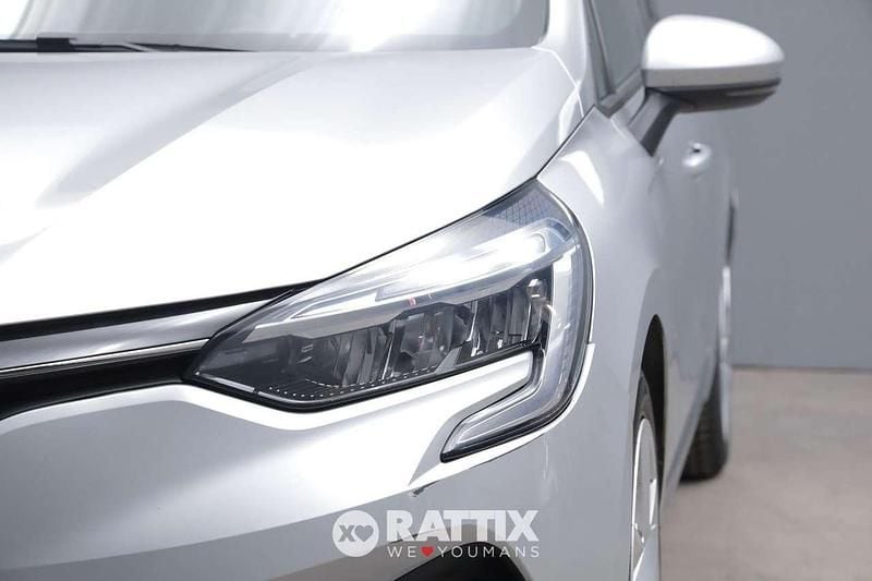 Begagnad Renault Clio V Business 101 HK (74 kW) 2021 Grå Sedan