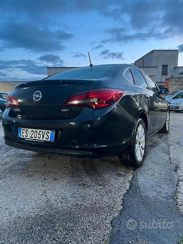Usata Opel Astra Cosmo 2013 Berlina