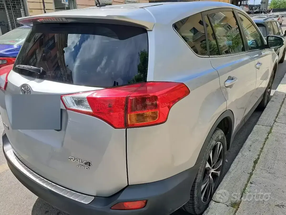 Usata Toyota RAV4 124 CV (91 kW) 2014 Grigio SUV