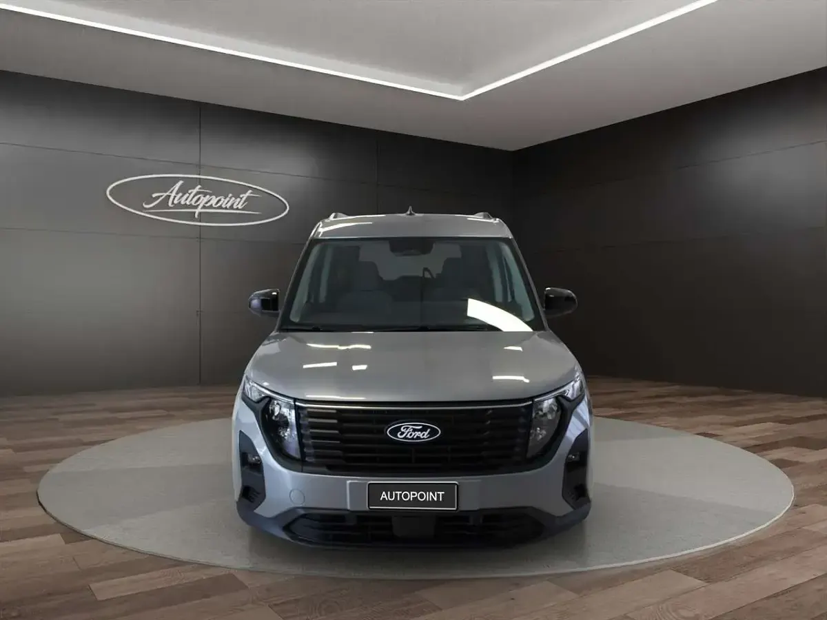 Usata Ford Tourneo Courier Titanium 125 CV (91 kW) 2025 Grigio Monovolume